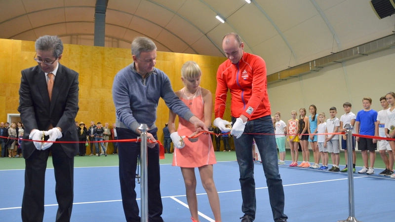 На Сахалине появился первый крытый теннисный корт