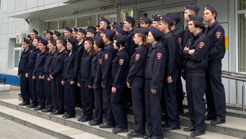 Шаг в будущую профессию: студенты и школьники Сахалина узнали о работе суда и прокуратуры