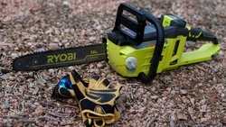 Парень украл бензопилу и сварочный аппарат из гаража в Аниве