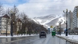 Небольшой снег и усиление ветра ждут Южно-Сахалинск 17 марта