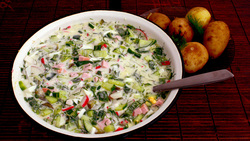 Сахалинцам порекомендовали заменить колбасу в окрошке на курицу или индейку