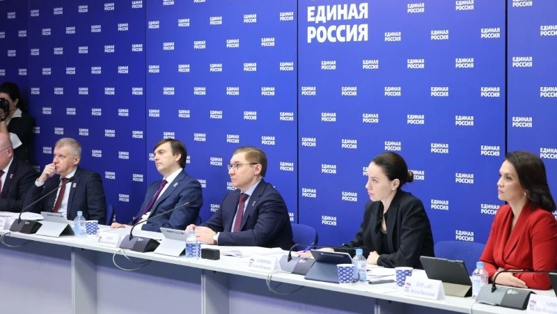 Более 1,1 млн учеников получили места в новых школах благодаря «Единой России»