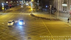 Два автомобиля столкнулись на перекрестке в Южно-Сахалинске утром 20 марта