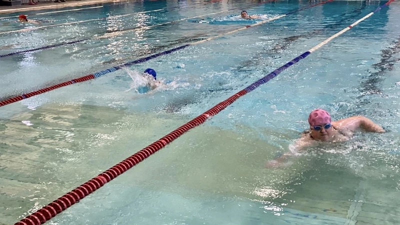 Анивские спортсмены с ОВЗ стали лучшими пловцами в Холмском районе