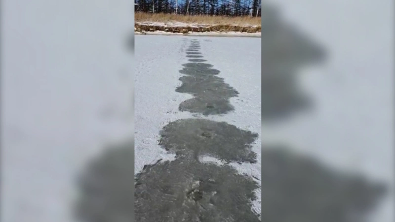 Сахалинские рыбаки разоблачили браконьеров по характерным дыркам во льду