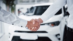 Lada против Nissan Juke: какие автомобили выбирают мужчины и женщины в России