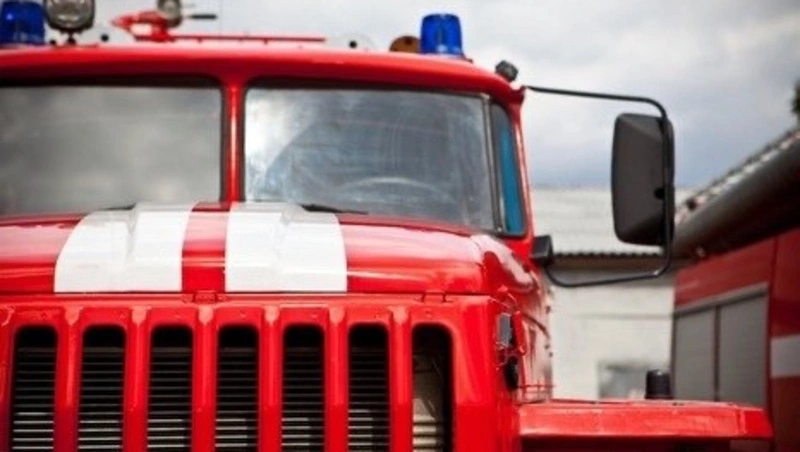 В Ногликах потушили пожар в расселенном доме