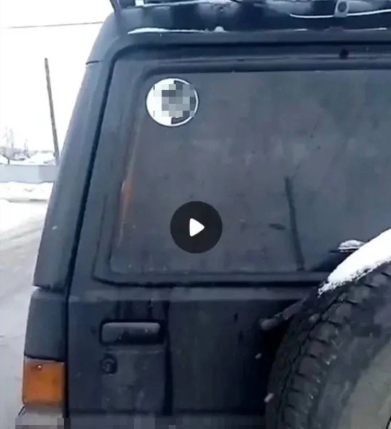 Водителю из Южно-Сахалинска может грозить арест за экстремистскую наклейку