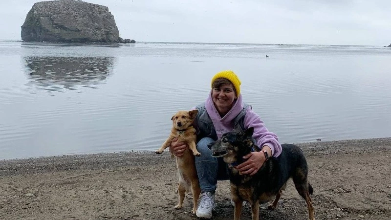 Путешественница из Москвы добралась до Сахалина с двумя собаками на машине