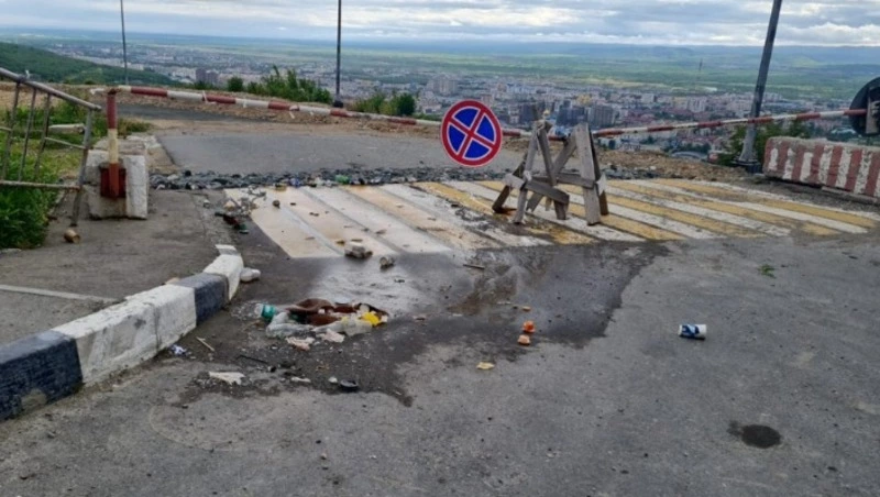 Кучи мусора расстроили посетителей сахалинского «Горного воздуха»