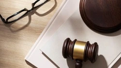 На Сахалине Росморпорт отсудил у нерасторопного бизнесмена переплату за следующий договор