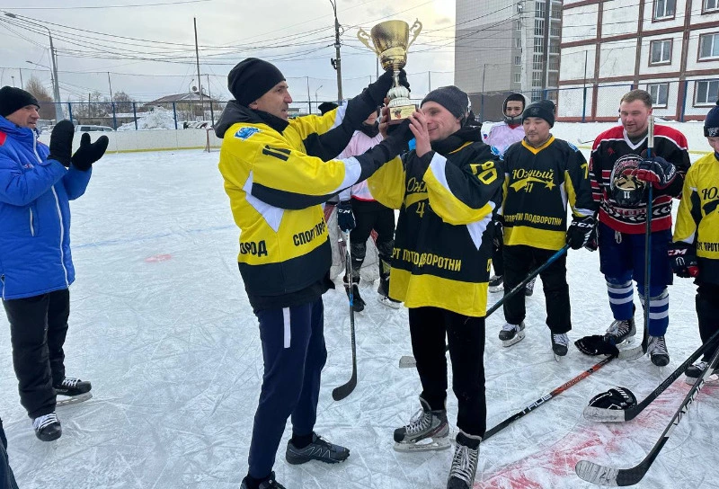 Турнир по дворовому хоккею памяти Виктора Жилина прошел на Сахалине