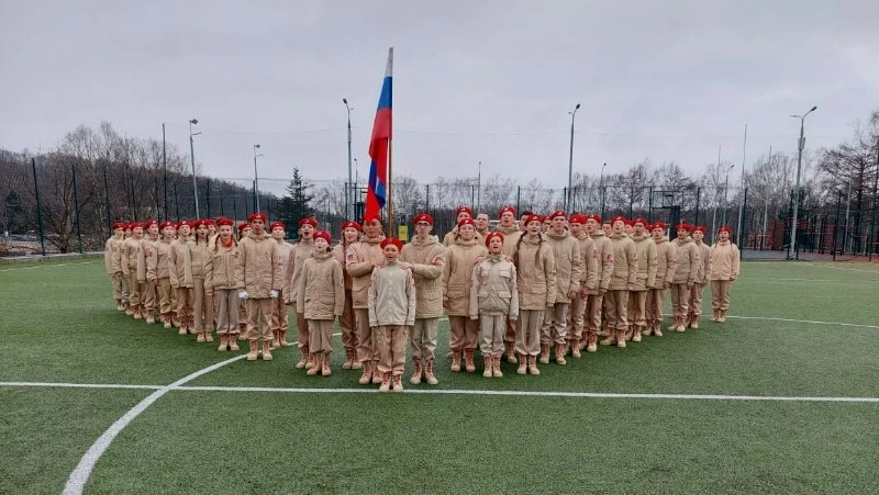 Школьники сняли военно-патриотический клип во время слета юнармейцев на Сахалине