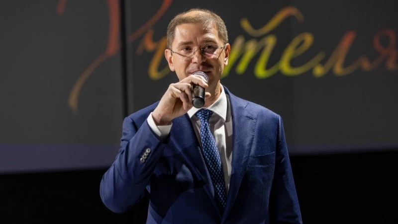 Алексей Белик поздравил педагогов Сахалина с наступающим профессиональным праздником 