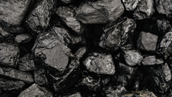 Новый поставщик будет продавать уголь жителям столицы Сахалина. «Доставка бесплатная»