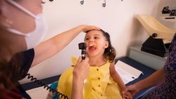 Дети стали чаще болеть коронавирусом в России и других странах