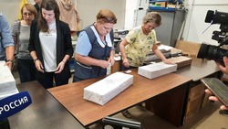 Избирательные бюллетени везут в пять районов Сахалина