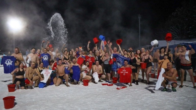 Обливание холодной водой пройдет на Сахалине и еще в 49 регионах России 22 февраля
