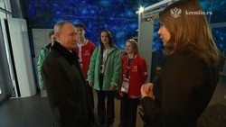 Владимир Путин впервые посетил выставку «Россия» на ВДНХ