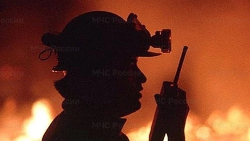 Жилой дом загорелся вечером 4 июня в селе Лесогорском