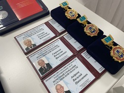 Три ветерана пополнили ряды почетных граждан Сахалинской области