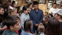 Встреча с алтайским художником Саяном Топоевым пройдет в Южно-Сахалинске 22 октября