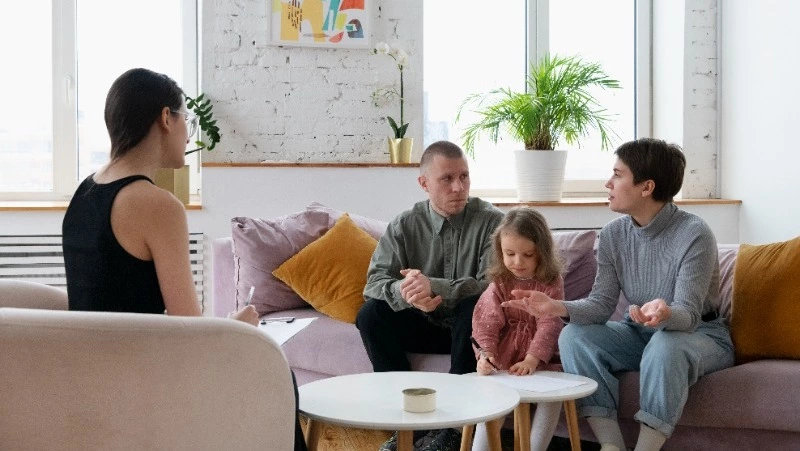 Жители Сахалина считают, что на грани развода брак уже не спасти 