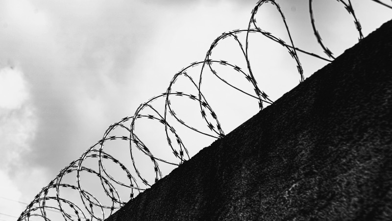 Не осознала ошибки: суд заменил условный срок на реальный жительнице Долинска