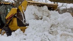 Три управляющие компании наказали за нерадивую уборку снега во дворах Южно-Сахалинска
