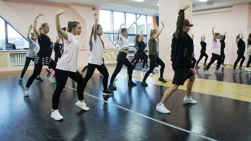 Сахалинских спортсменок готовит к победам хореограф шоу «Танцы на ТНТ»