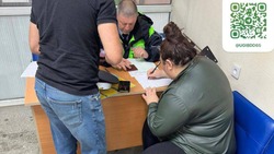 Женщину-водителя на Сахалине привлекли к ответственности за грубое нарушение ПДД, попавшее на видео
