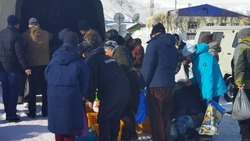 Жители Северо-Курильска запаслись бесплатной свежей рыбой 
