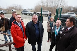 Замгубернатора Сергей Байдаков проверил работу нового ФАПа в Макаровском районе