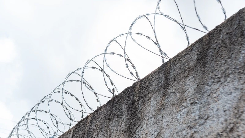 Сахалинке может грозить колония за кражу забытого в ТЦ телефона 