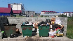 Продавцы ярмарки в Томари переполняют мусорные баки у площади