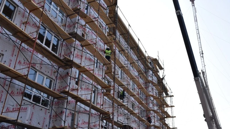 В Поронайском районе построят 45-квартирный дом до конца 2025 года 