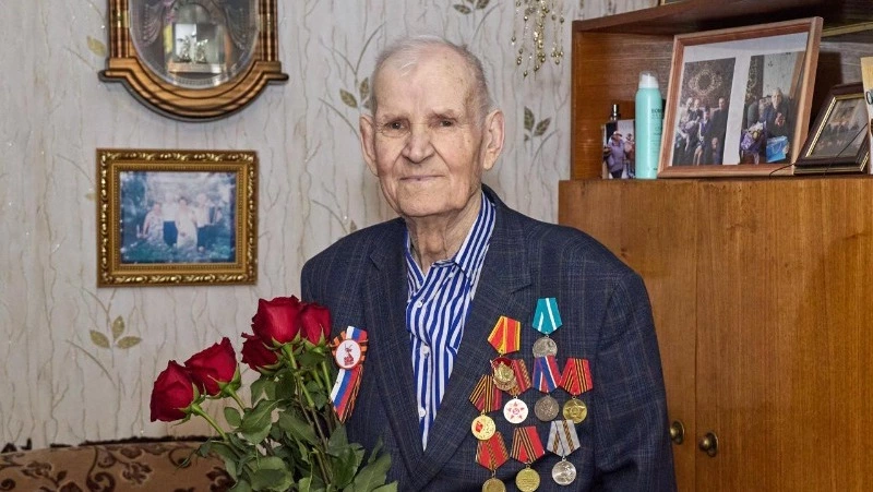 Южно-сахалинский ветеран труда Владимир Соломко отметил 91-летие
