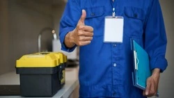 Губернатор поздравил работников ЖКХ на Сахалине с профессиональным праздником