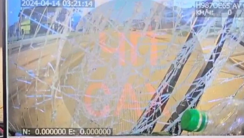 Появилось видео из салона пассажирского автобуса, попавшего в ДТП в Южно-Сахалинске