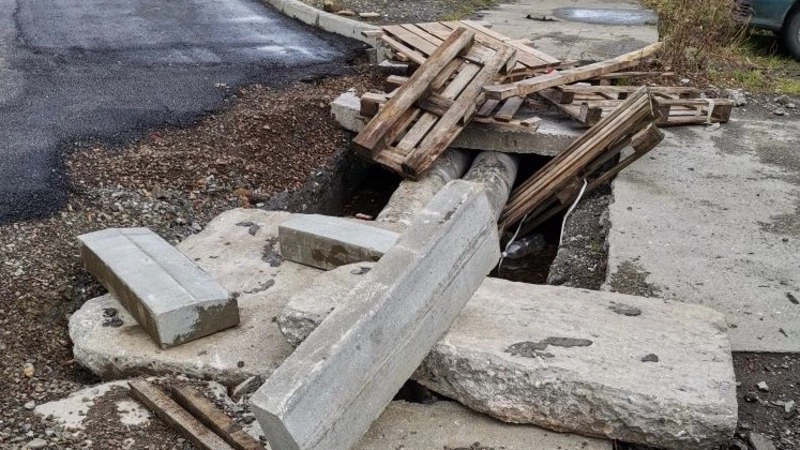 Сахалинцы пожаловались на новый асфальт в Поронайске