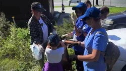 Сахалинские волонтеры «Единой России» провели субботник на «Горном воздухе»