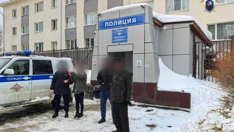 Неудавшиеся убийства: жительница Смирных порезала двоих своих знакомых во время попойки