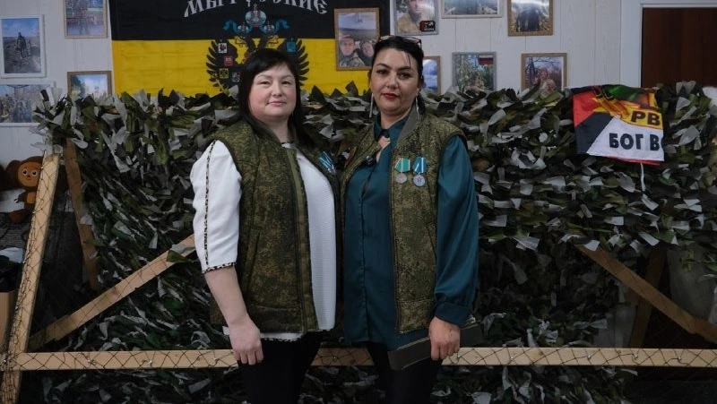 Шикотанцы собирают помощь для фронта: как два волонтера объединили вокруг себя весь остров