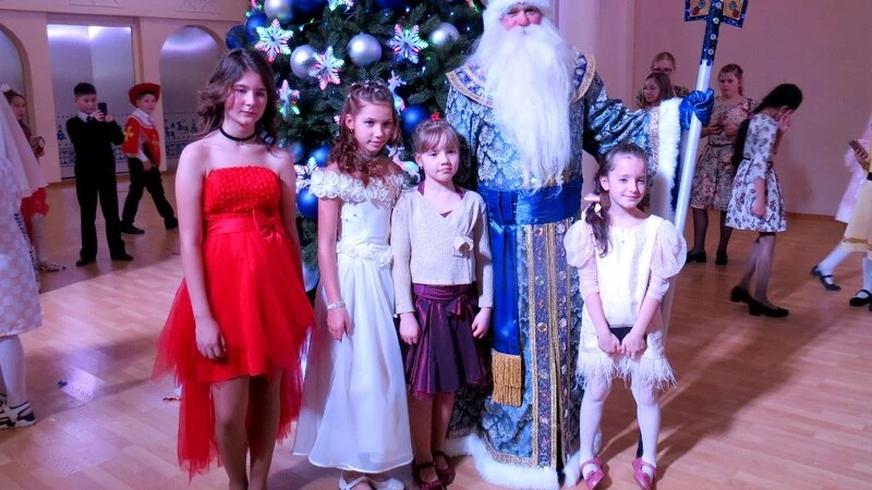 500 сахалинских школьников пригласили на губернаторскую елку