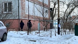 Жительница Охи погибла от падения с девятого этажа в Хабаровске