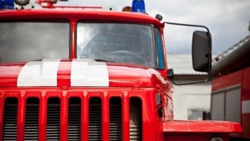 За сутки в Южно-Сахалинске пожарные потушили несколько машин