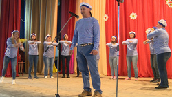 Сахалинские воспитатели хором спели «Ветер с моря дул»