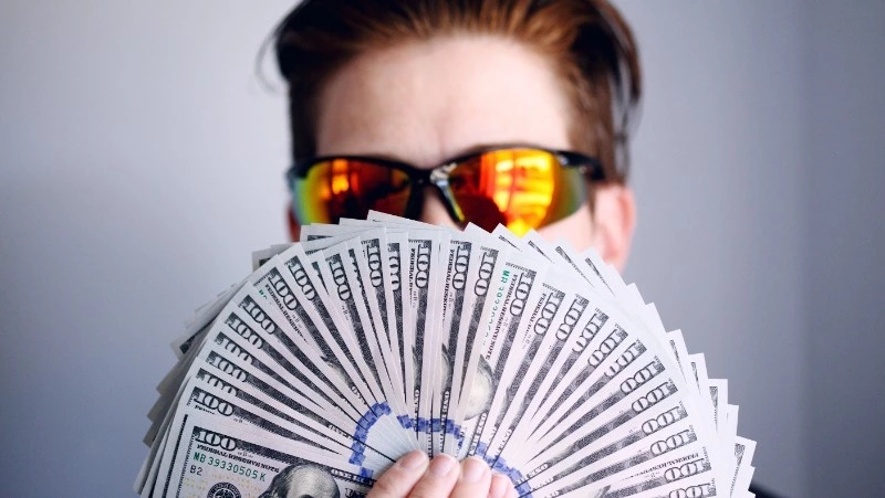 Певица, покусанная сивучами, осудила отношение к богатым туристам на Сахалине