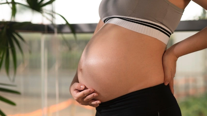 Мишустин: пособия по беременности для студенток увеличат до 90 тысяч рублей 