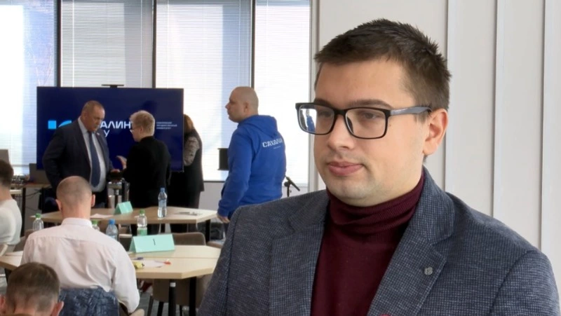 Участник проекта «Герои Сахалина и Курил» Александр Сырятов осваивает управление в «Движении Первых»